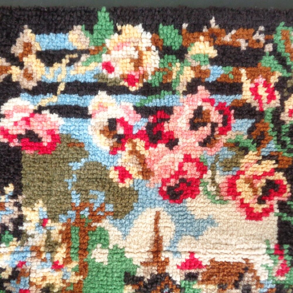 Vintage Handmade Shillcraft Latch Hook Rug Completed Springtime Roses Swans - Picture 4 of 11